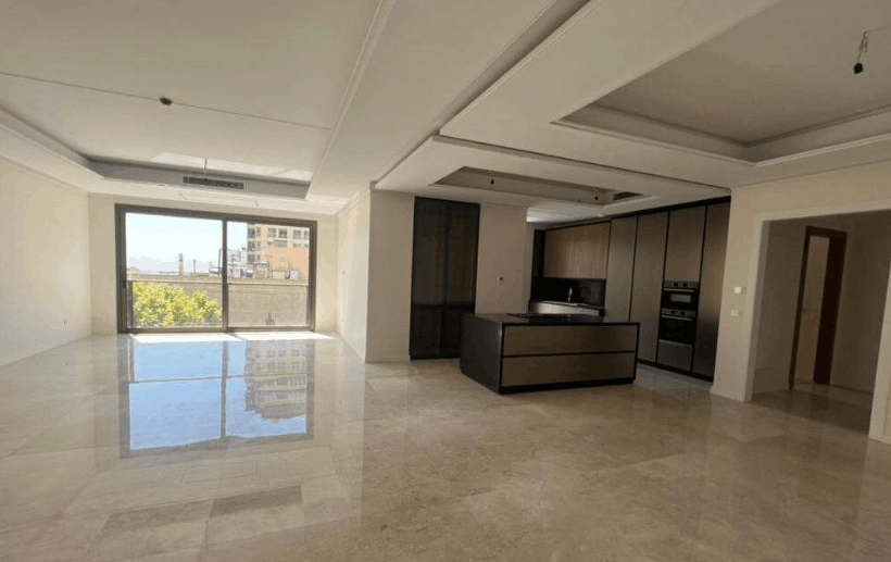 خانه بازسازی شده با متراز بزرگ